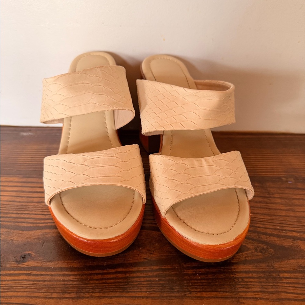 Maurice’s brand size 8.5 Women’s Cream Slip-On Platform Sandals